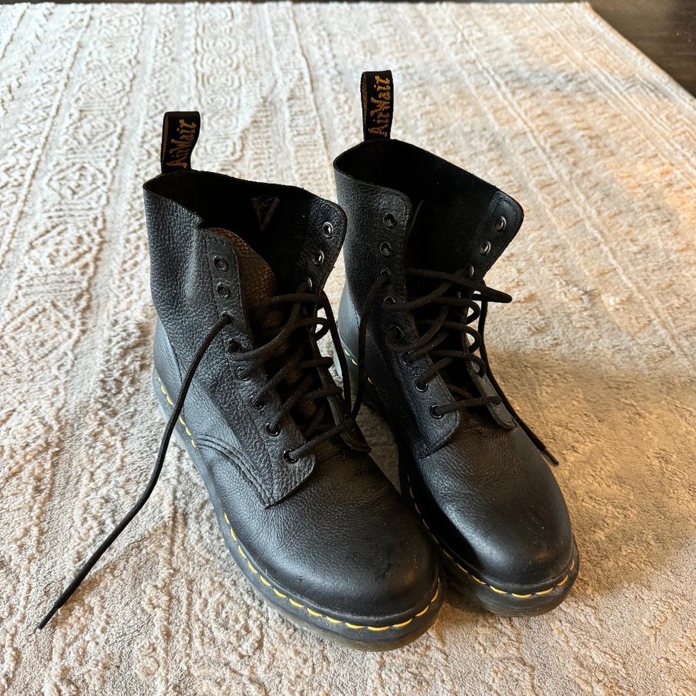 Dr. Martens Size 9